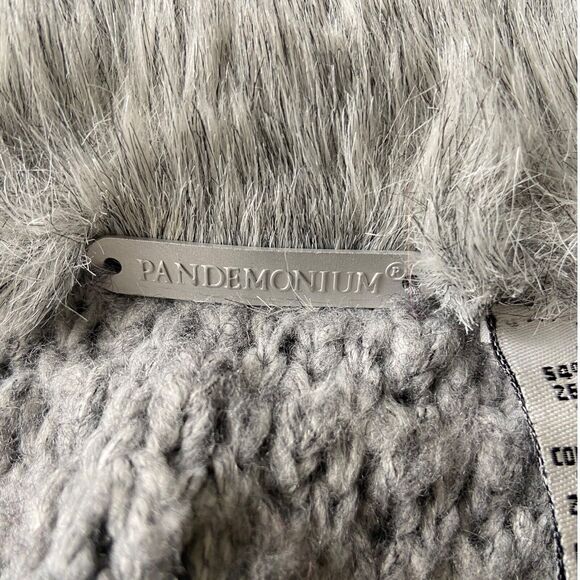 Pandemonium Women's Knit Cropped Grey Cardigan Jacket Size M Faux Fur Collar - Picture 7 of 10